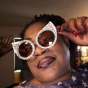 Meet your Posher, Ollie jo